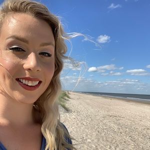 Meet your Posher, Alisa